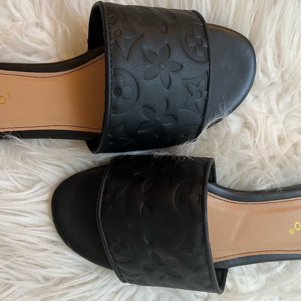 Black Luxury Embossed Slide Sandals